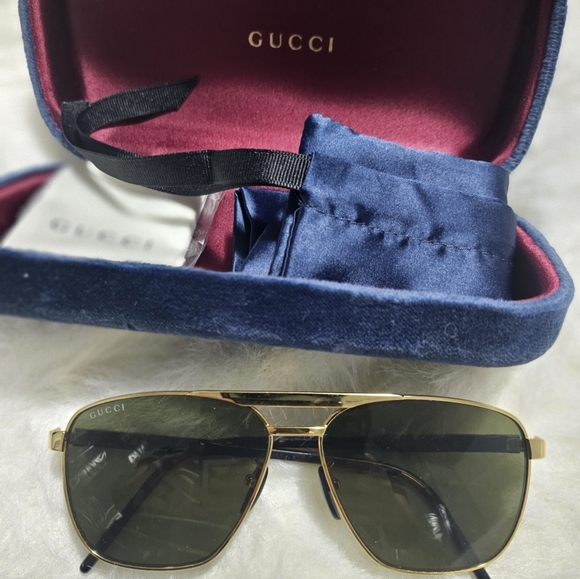 Gucci Gold Frame Aviator Sunglasses - Picture 2 of 2